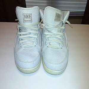 Men's White Nike Air Tennis Shoes